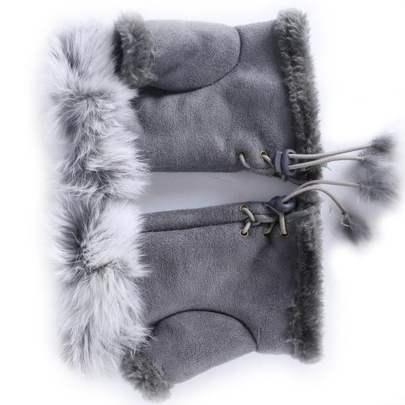 Suede Fingerless Gloves. - Picture 4 of 5